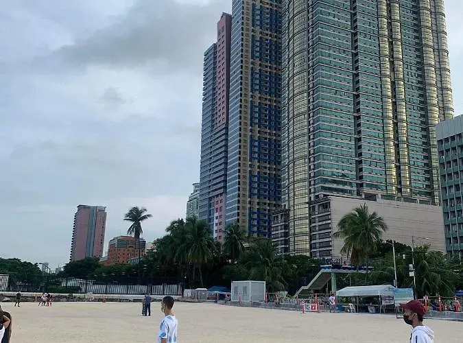 Aparthotel Cozy Near Us Embassyermita Manila/ Roxas Blvd/ Dolomite 3*
